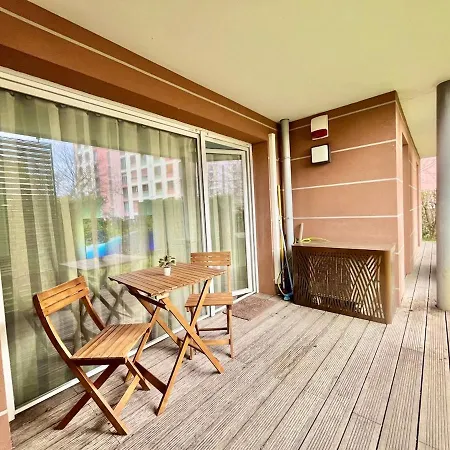 Decines Apartment *