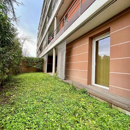 Decines Apartment *